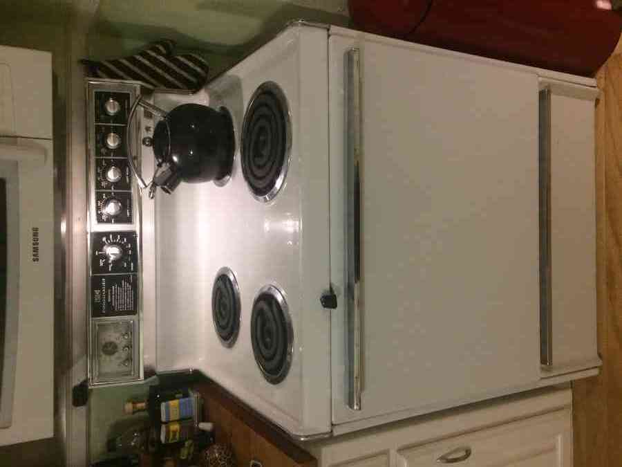 VINTAGE Q000210521  Westinghouse Electric Range Oven Plug In Bake Element NEW 