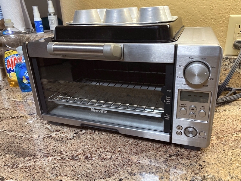 Best Buy: GE Calrod 6-Slice Toaster Oven with Convection bake