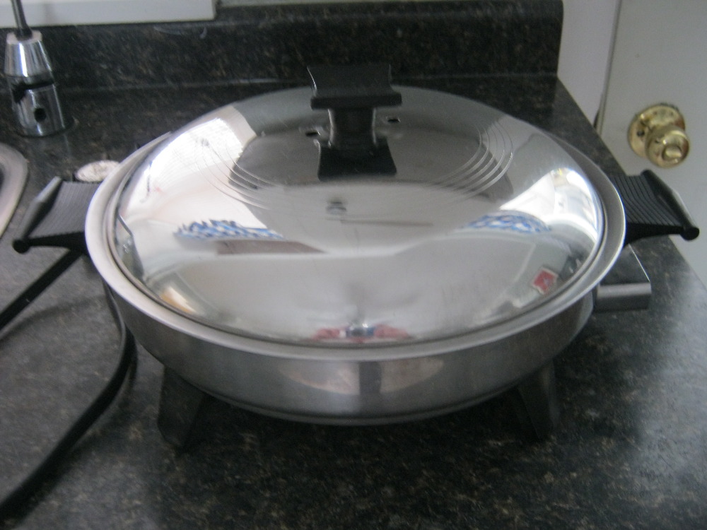 Rena Ware West Bend 11 Electric Skillet Stainless Liquid Core