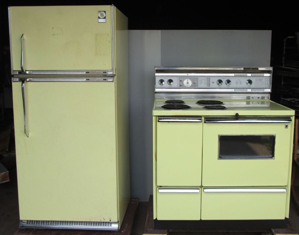 oven and fridge set
